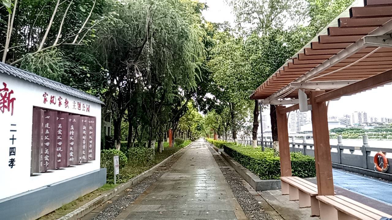 右圖